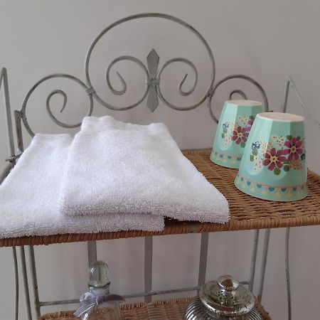ブザンソン Les Fontenottes Bed & Breakfast エクステリア 写真
