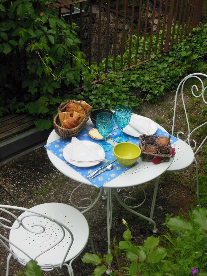 ブザンソン Les Fontenottes Bed & Breakfast エクステリア 写真